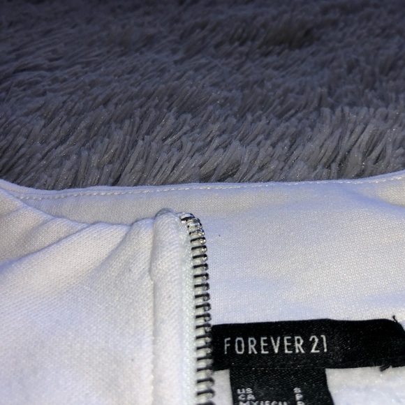 Forever 21 Cropped Dark Blue and White Sweater - Picture 3 of 3